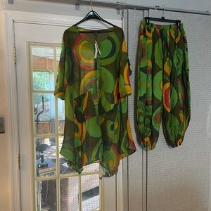 Colorful Geometric Women's Outfit